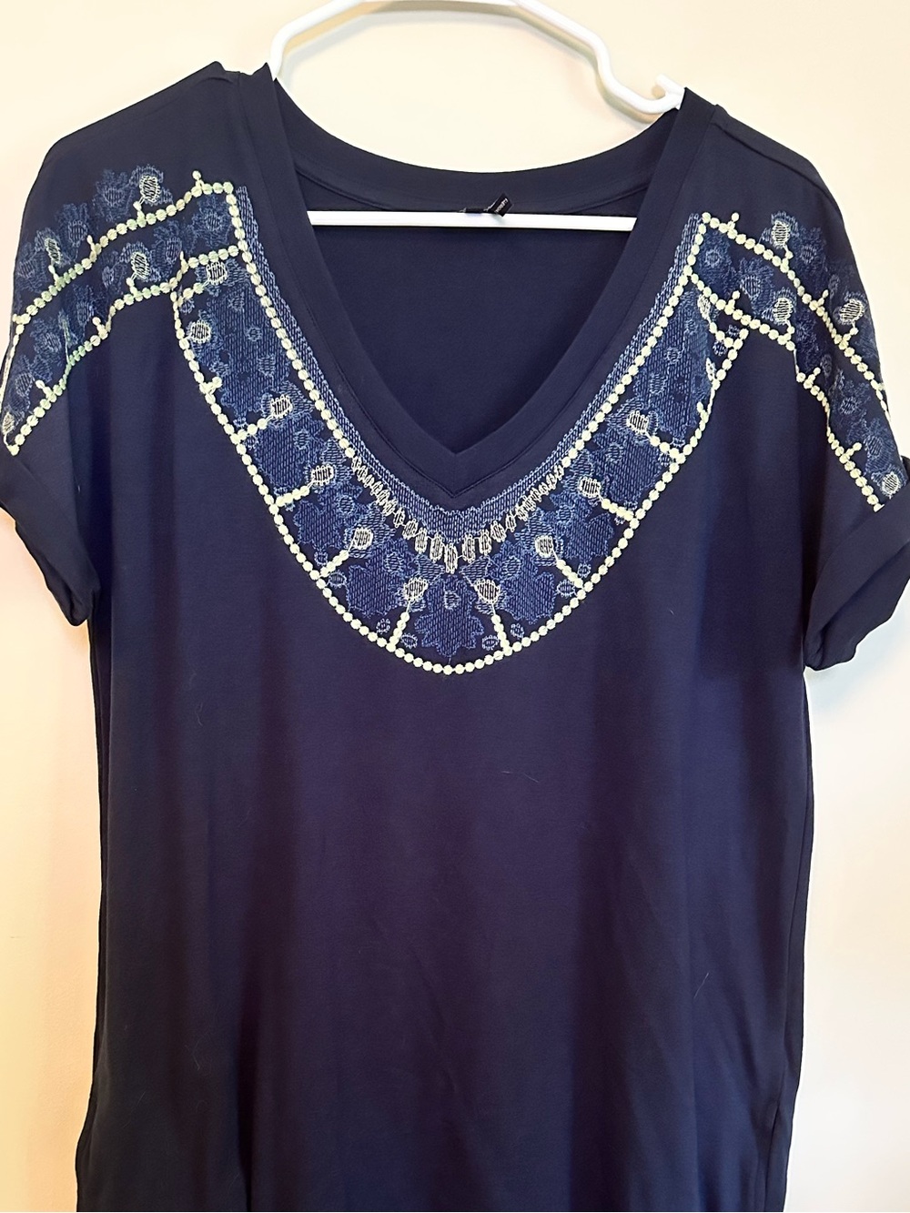 NIC+ZOE Navy V-Neck Embroidered Shift Dress Size M with Pockets Teacher Summer